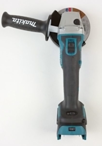 Foto von der Draufsicht der Makita Akku Flex DGA513Z